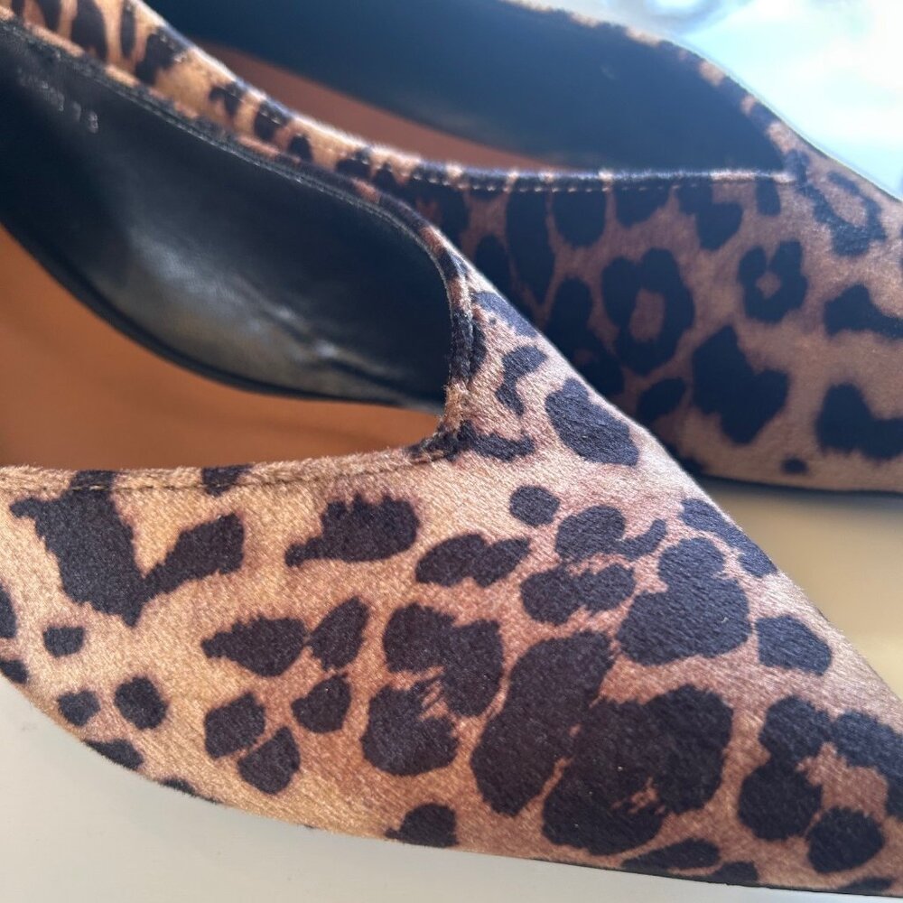 Leopard Print Velvet Pointed Toe Flats 7.5 - Picture 4 of 8